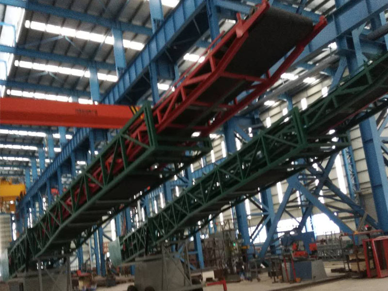 Mobile telescopic conveyor